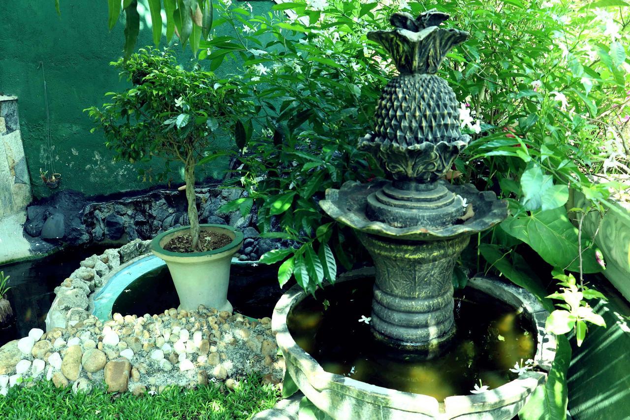 Villa Royce Kandy Exteriör bild
