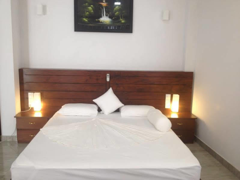 Villa Royce Kandy Exteriör bild
